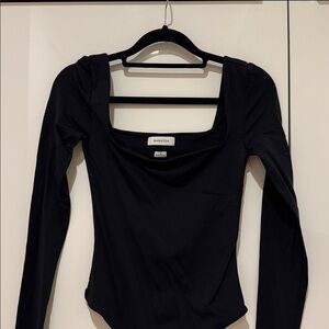 Aritizia contour bodysuit - babaton